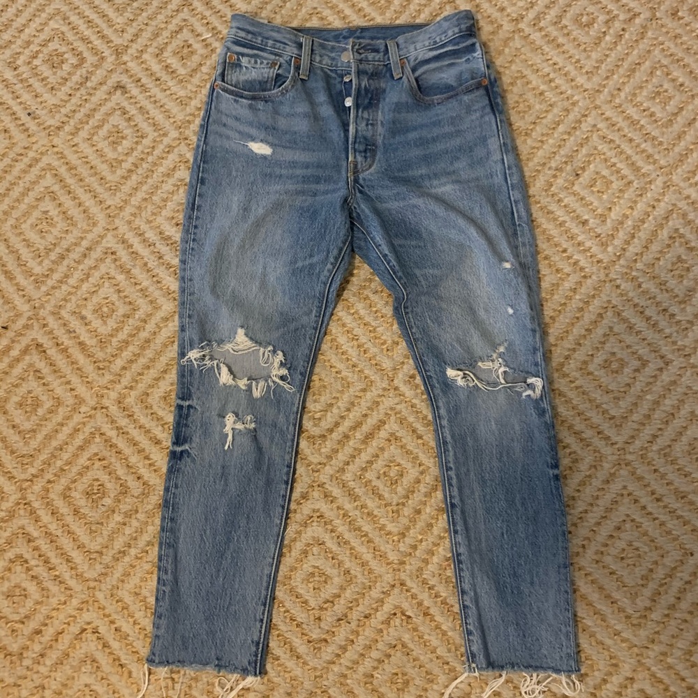 Women’s Levi 501 ripped skinny jean size 27